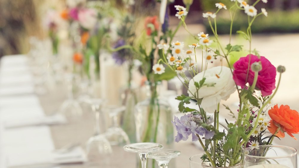 Des fleurs champêtres pour un mariage romantique !