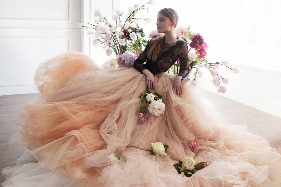 Robes de mariée : cap sur les couleurs