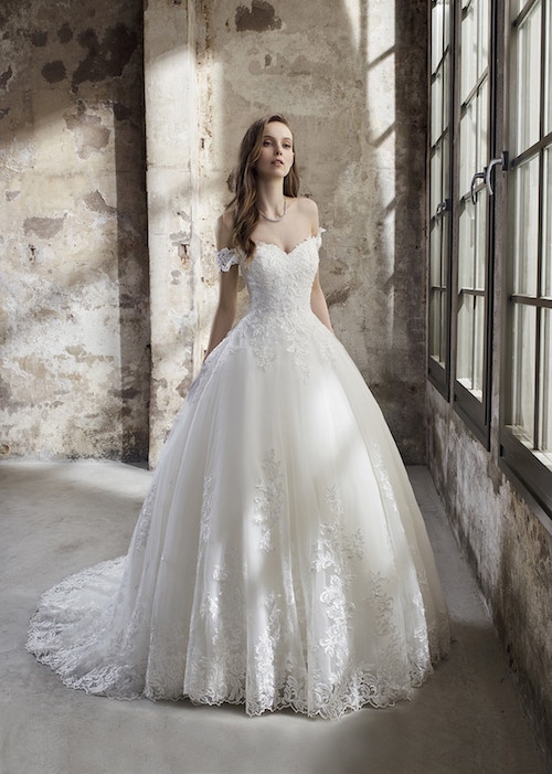 Vous êtes à la recherche de LA tenue de mariage parfaite en région parisienne ? Poussez, sans plus attendre, les portes de la boutique A l’Infini Mariage.