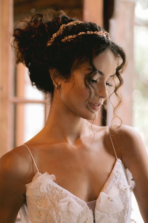 coiffure mariage cheveux bouclés