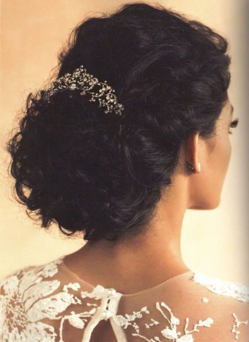 coiffure mariage cheveux bouclés