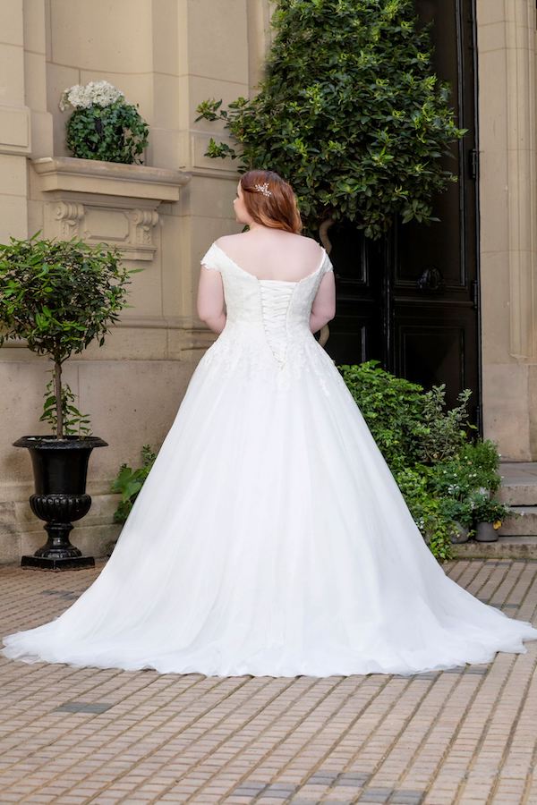 Modèle 228-02 - Curvy