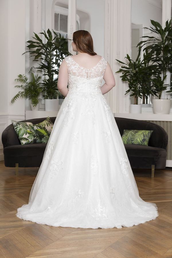 Modèle 228-03 - Curvy