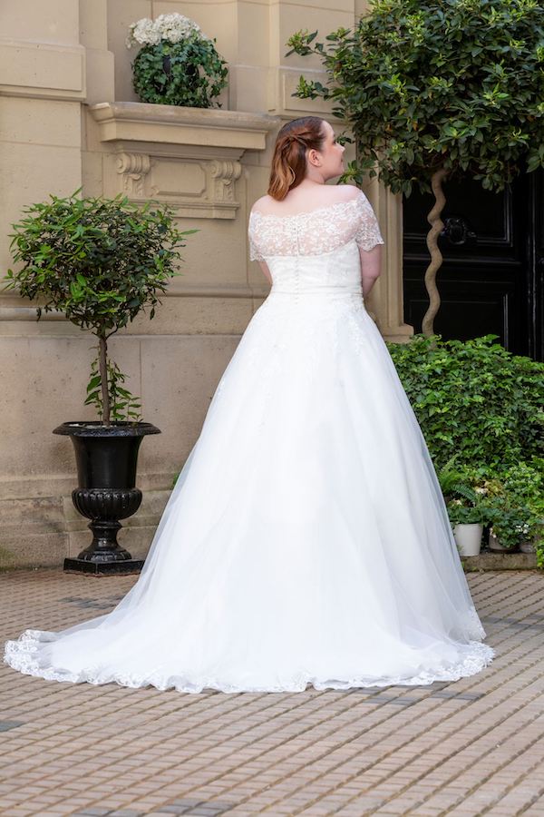 Modèle 228-09 - Curvy