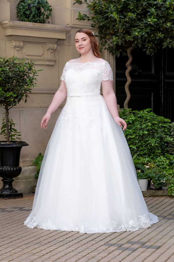 Modèle 228-09 - Curvy