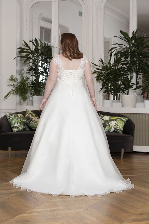 Modèle 228-12 - Curvy