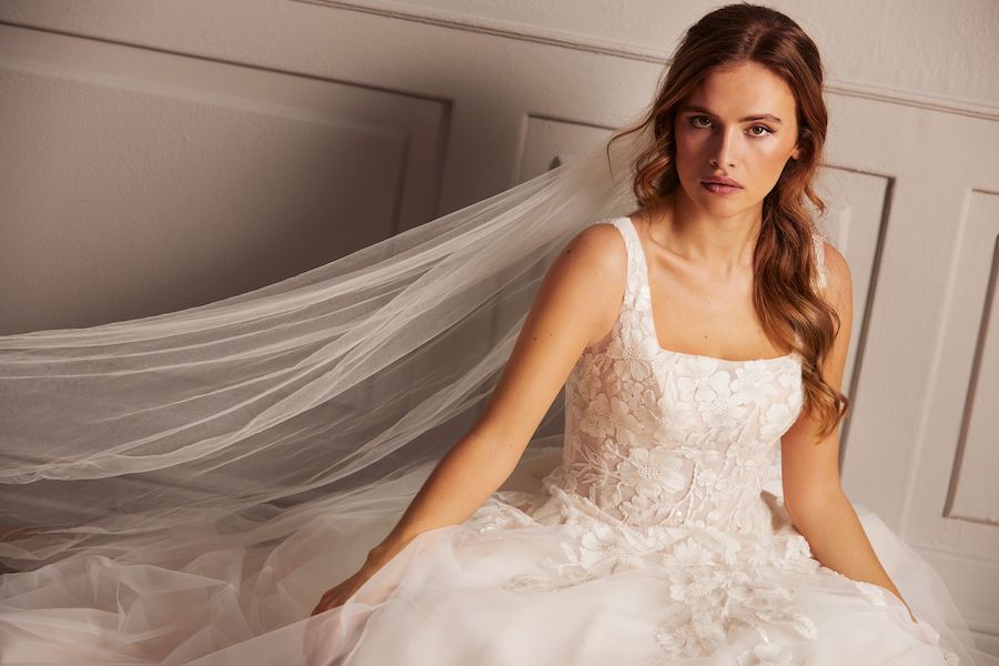 LILLY dévoile ses superbes collections de robes de mariée 2024 !